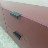 Sideboard aus Mdf Berry mit schwarz gebeizten Griffen