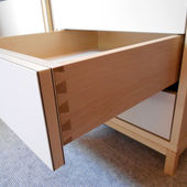 Sideboard aus Fichte mit gezinkten Schubkästen